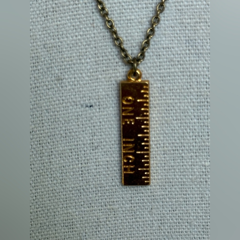 Elegant Gold plated Pendant Necklace- 1 INCH